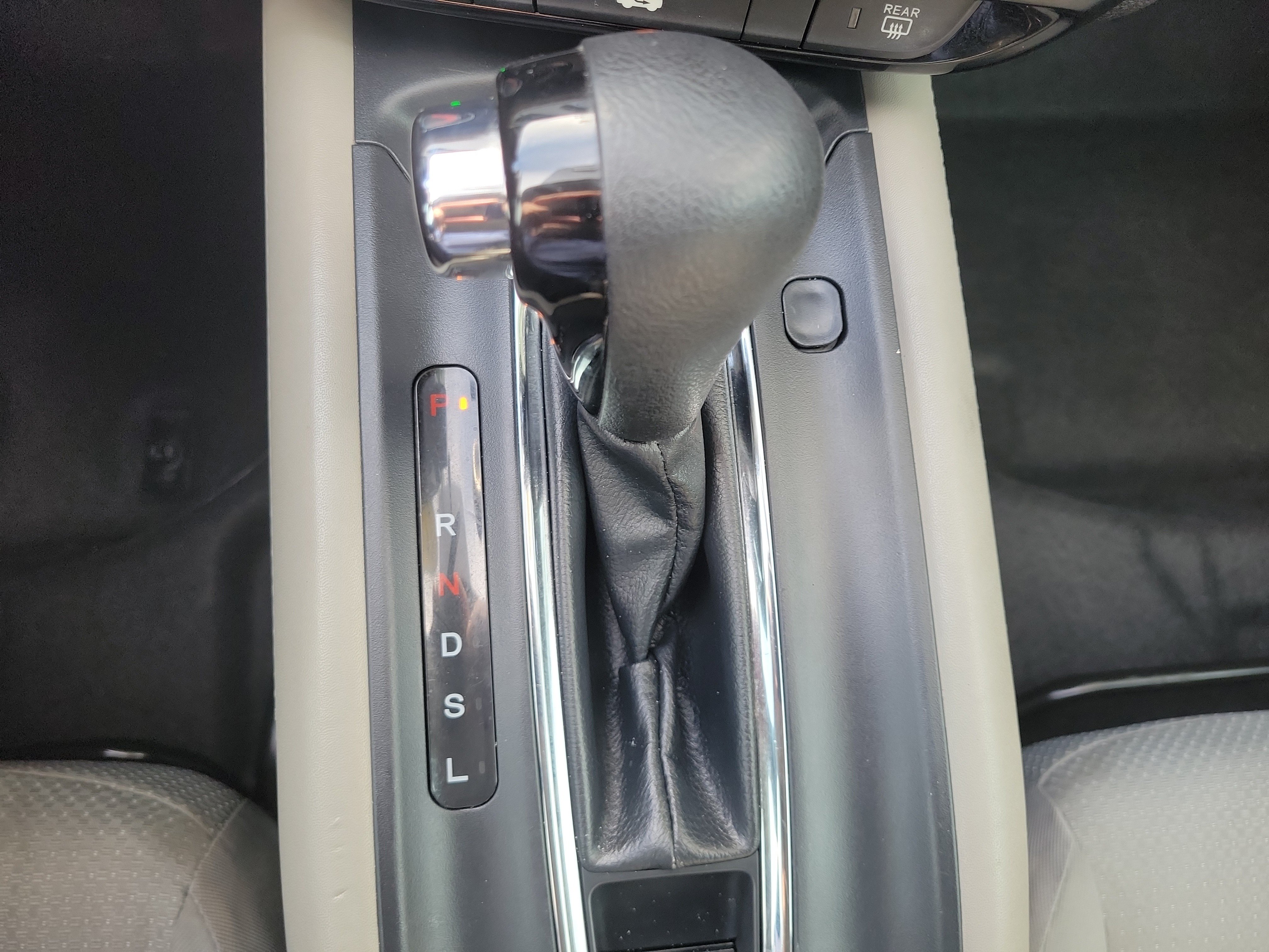 Used 2022 Honda HR-V LX image 27