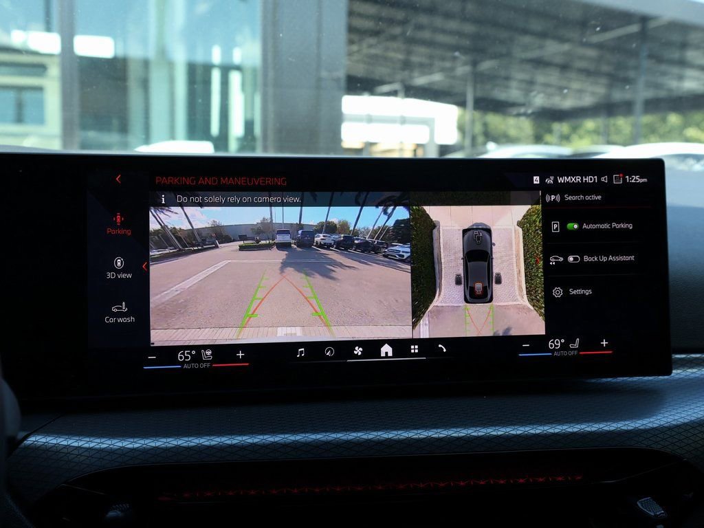 Used 2025 BMW i4 eDrive40 w/ M Sport Package image 32