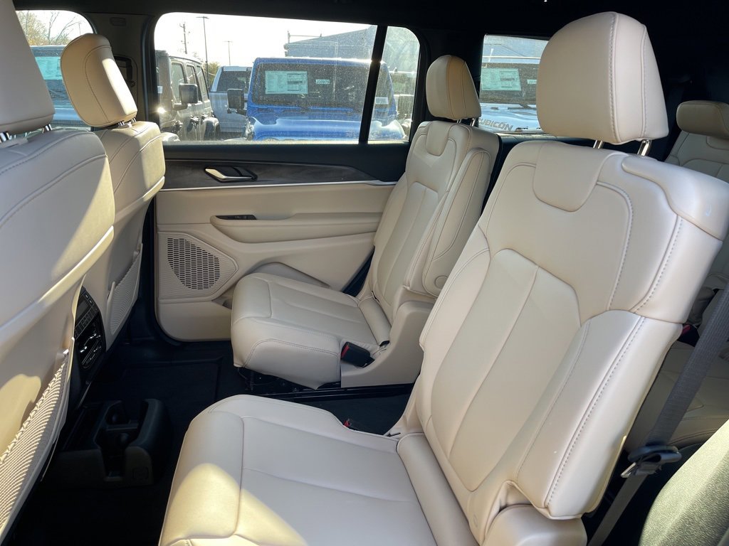 New 2025 Jeep Grand Cherokee L Limited w/ MOPAR Finishing Package image 21