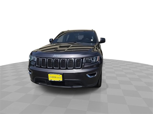 Used 2018 Jeep Grand Cherokee Laredo image 3