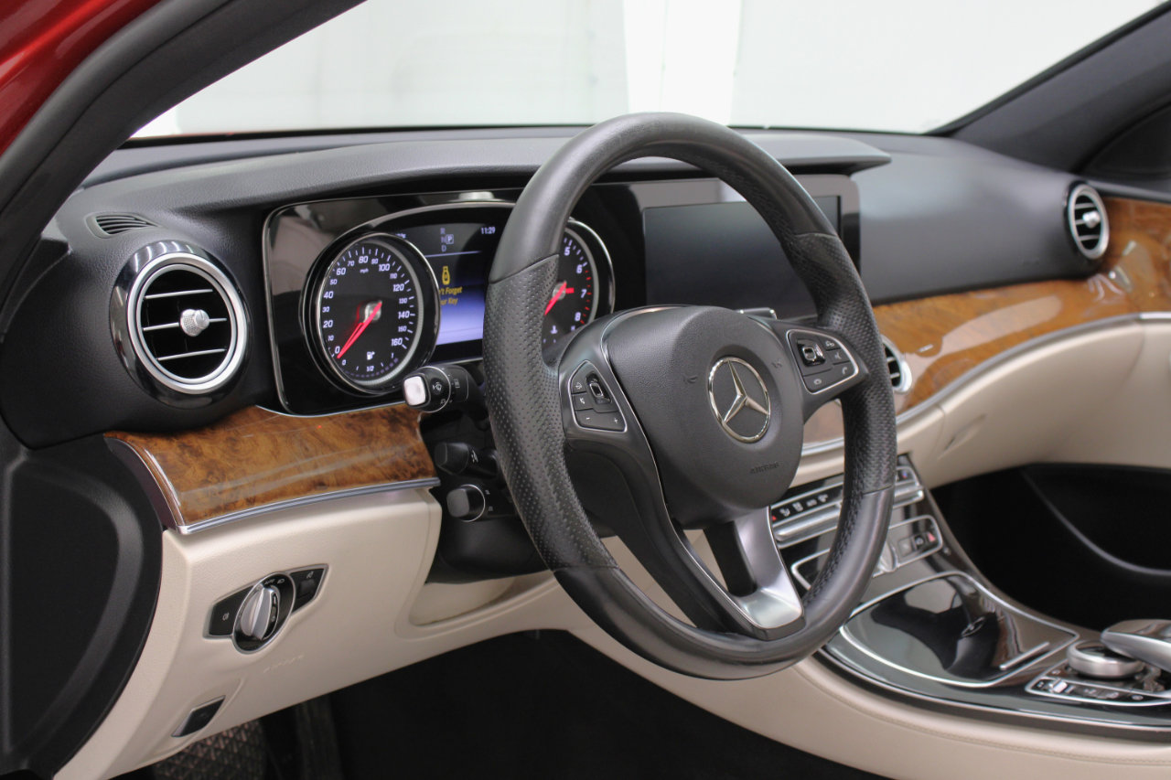 Used 2017 Mercedes-Benz E 300 image 31