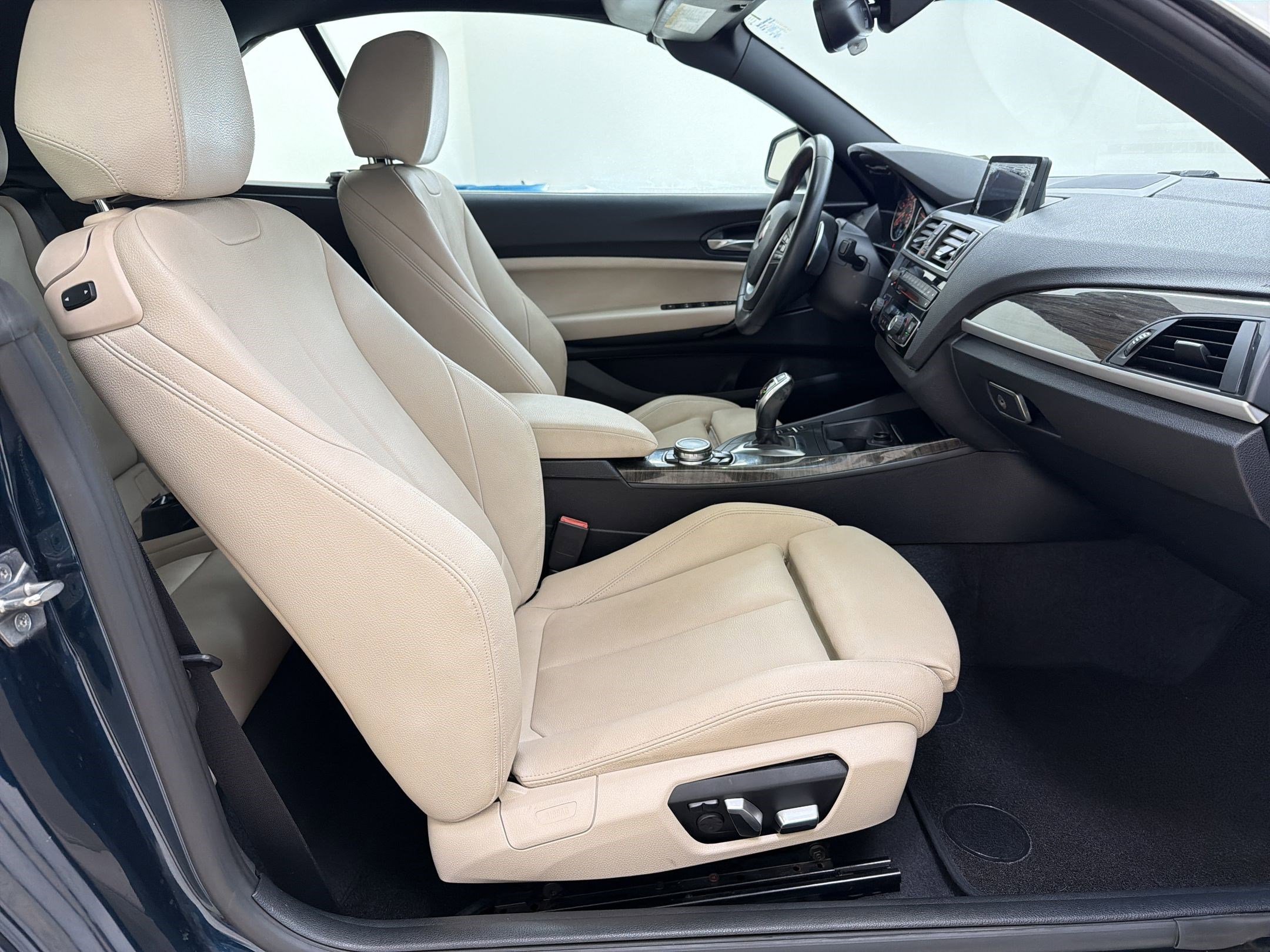 Used 2016 BMW 228i xDrive Convertible image 29