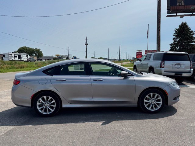 Used 2017 Chrysler 200 LX FWD image 33