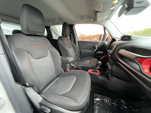 Used 2015 Jeep Renegade Trailhawk AWD/4WD image 27