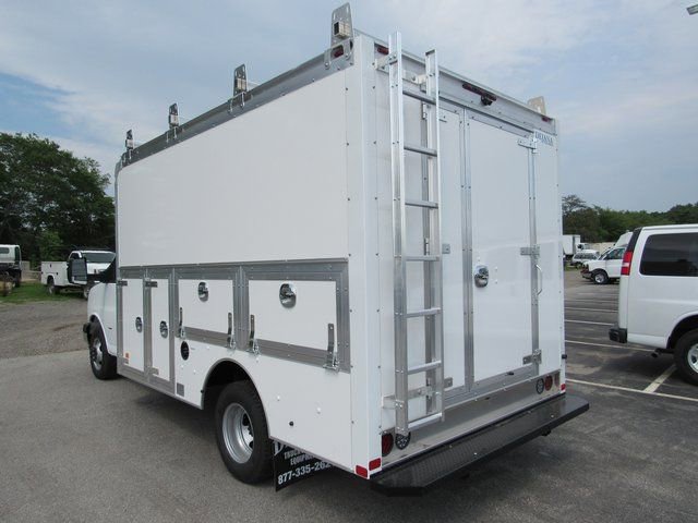 New 2025 GMC Savana 3500 w/ Power Convenience Package image 6