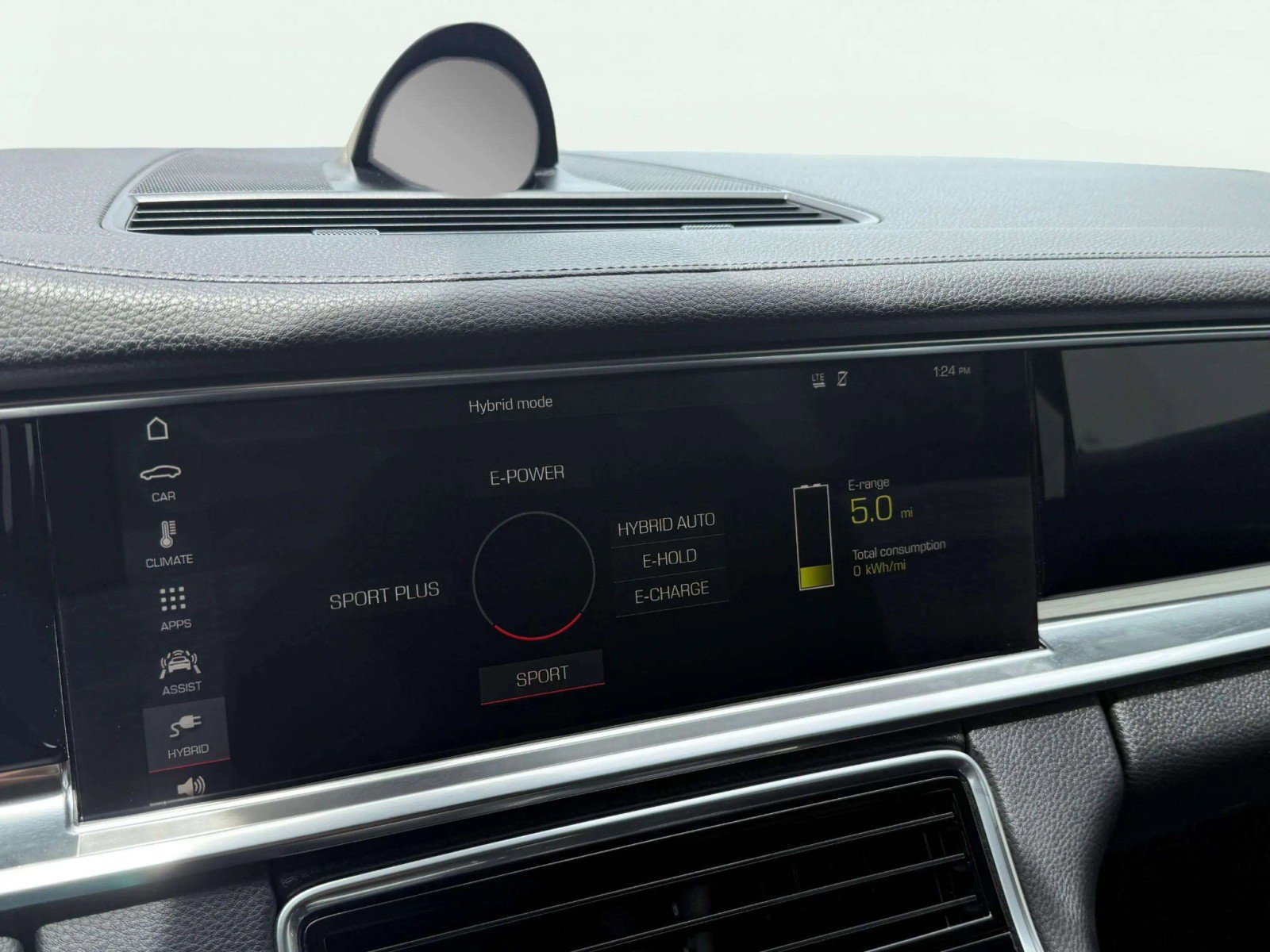 Used 2018 Porsche Panamera 4 image 16