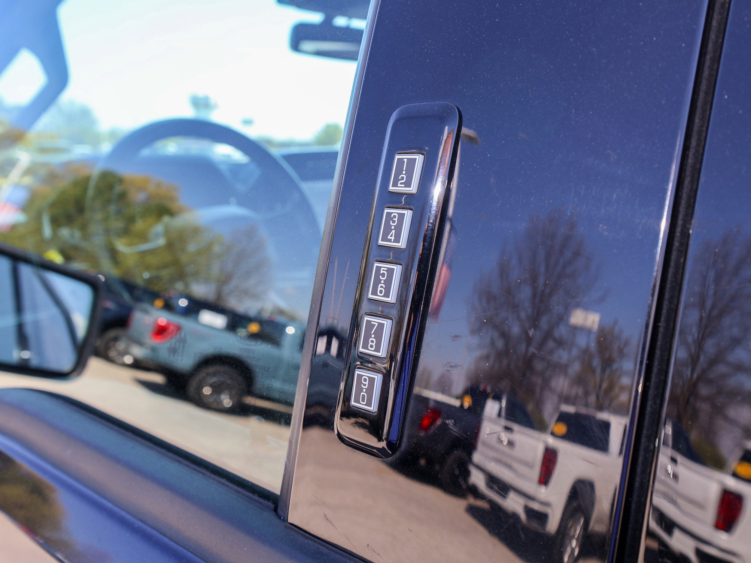 Used 2022 Ford F150 Lariat AWD/4WD image 10