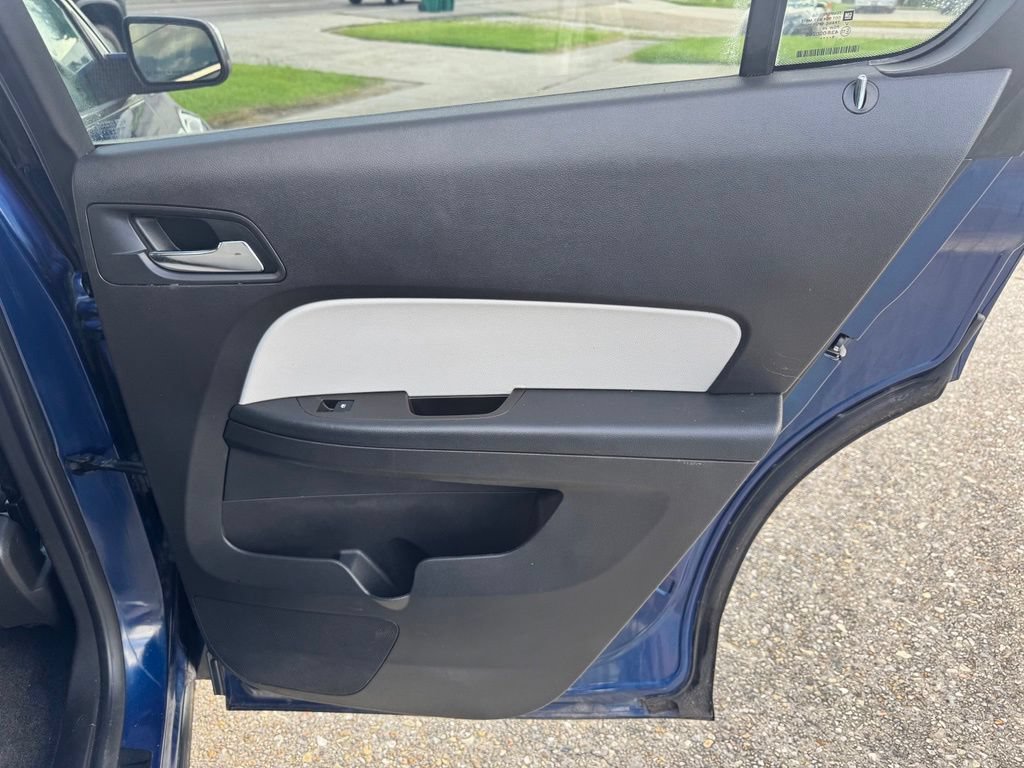 Used 2010 Chevrolet Equinox LT FWD image 15