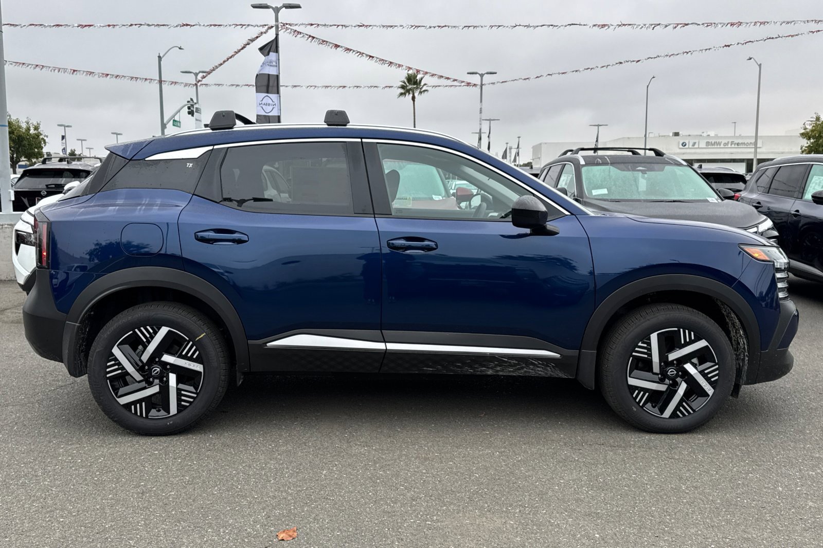 New 2026 Nissan Kicks SV w/ SV Premium Package image 3