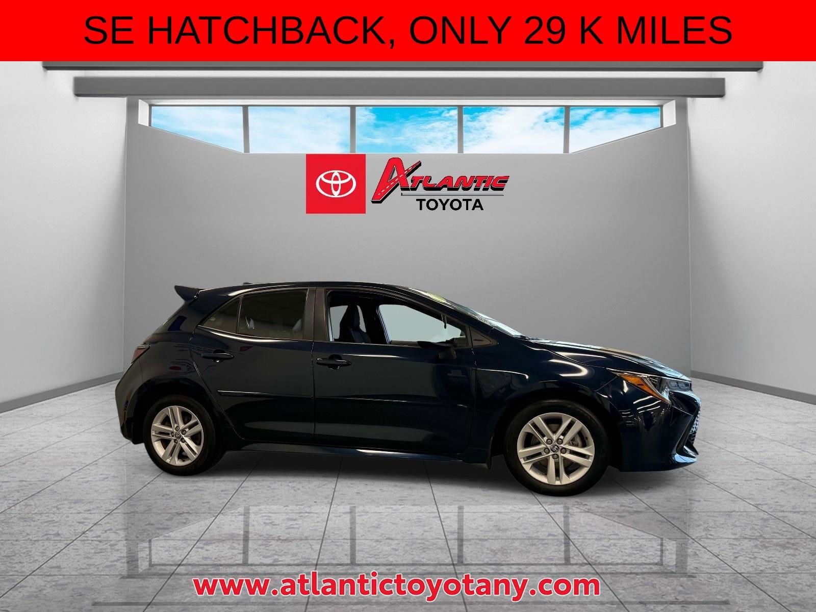 Used 2022 Toyota Corolla SE w/ SE Preferred Package image 6