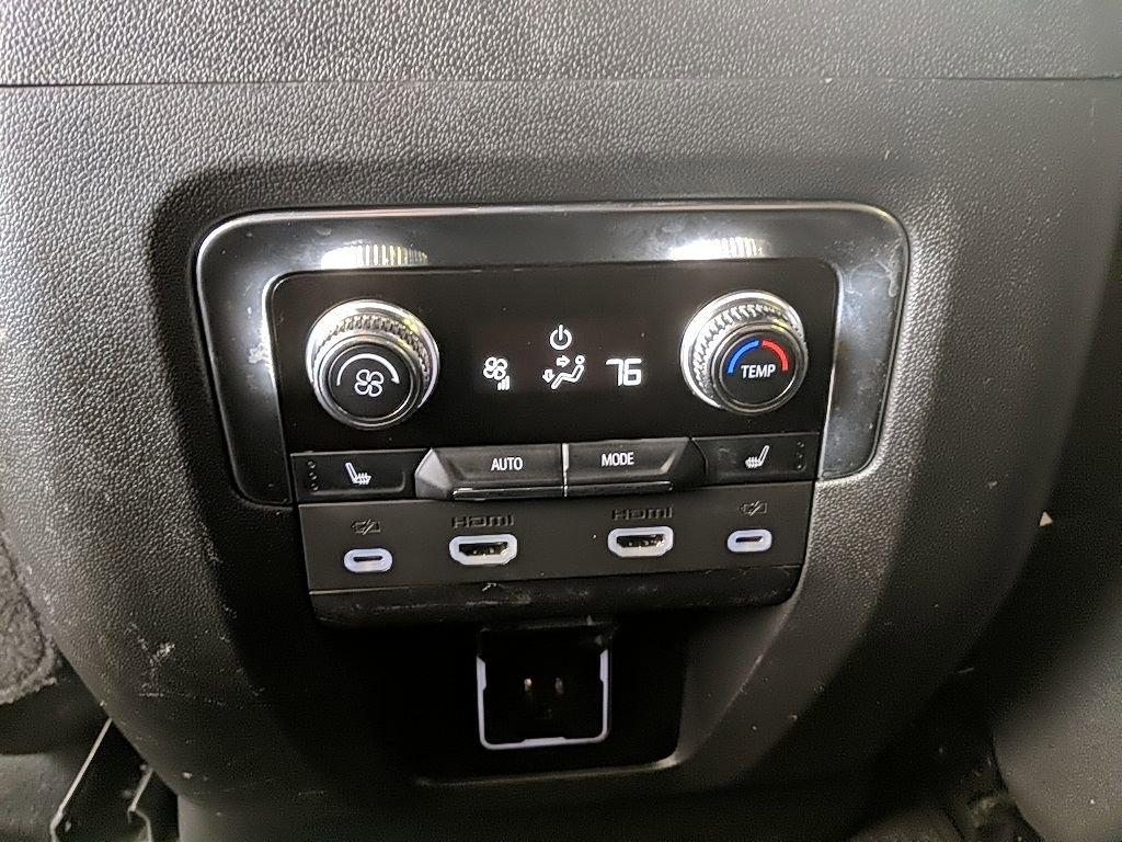 Used 2023 GMC Yukon Denali Ultimate image 18