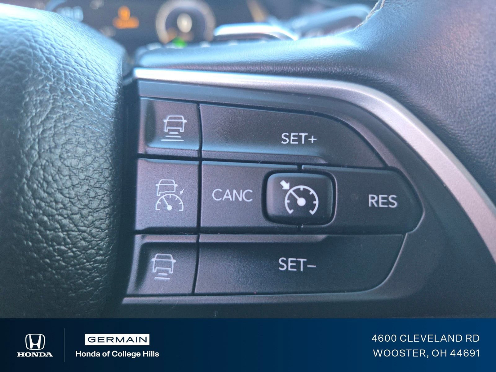 Used 2022 Jeep Grand Cherokee L Laredo w/ Luxury Tech Group I image 11