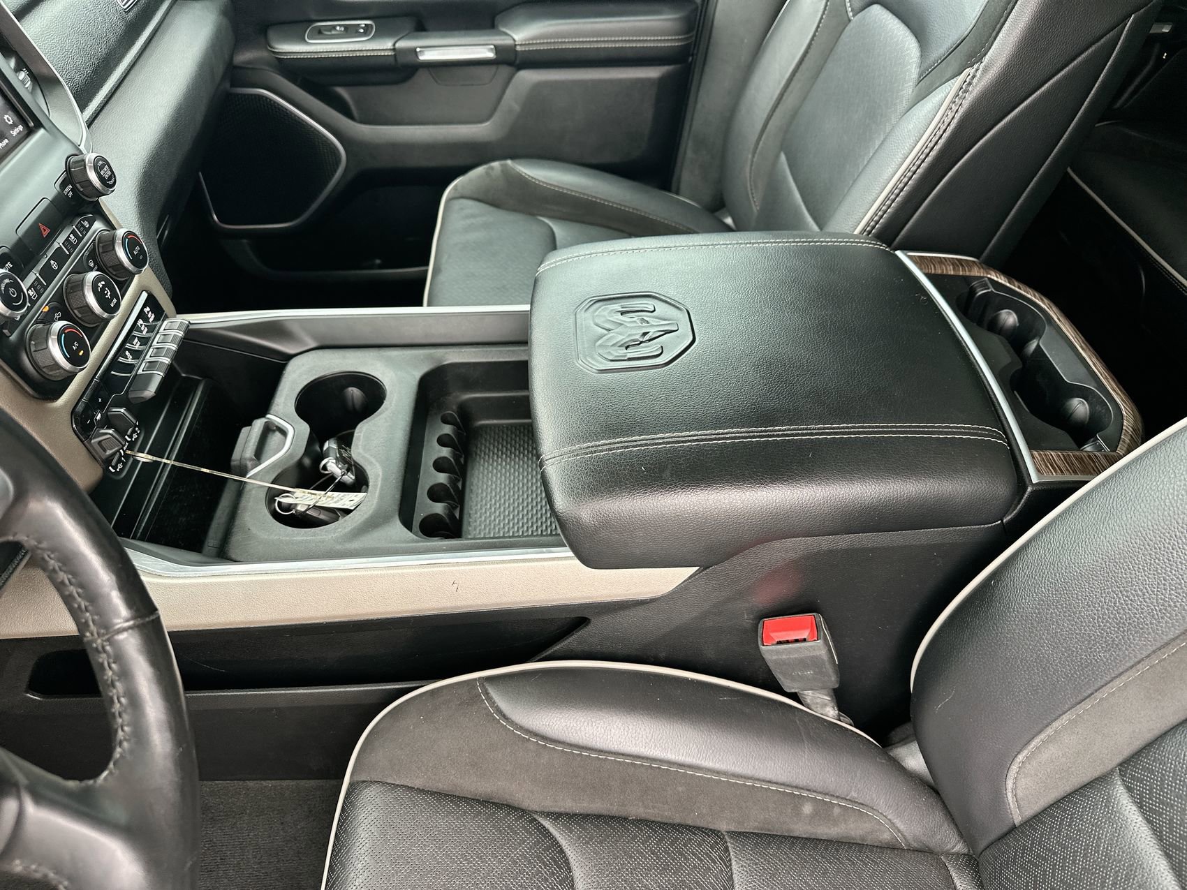 Used 2020 RAM 1500 Laramie AWD/4WD image 20