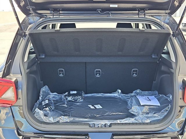 New 2025 Hyundai Venue SEL FWD image 6