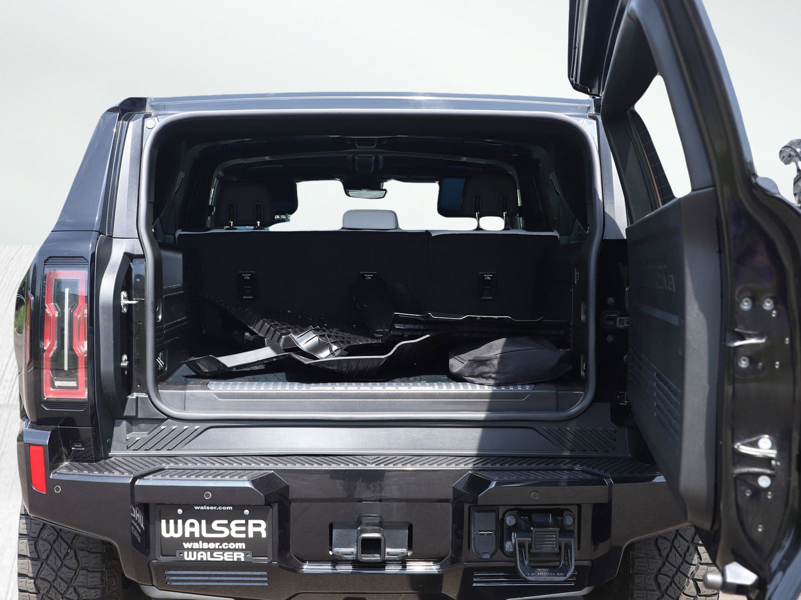 Used 2024 GMC Hummer EV 3X w/ Extreme Off-Road Package AWD/4WD image 8