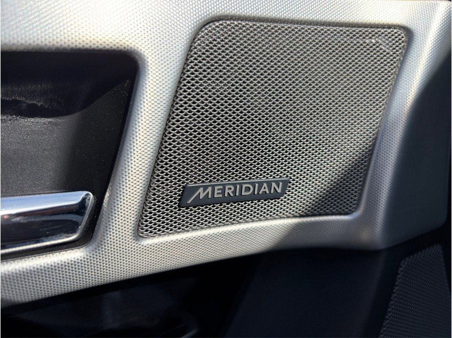 Used 2015 Jaguar XF Sport image 25