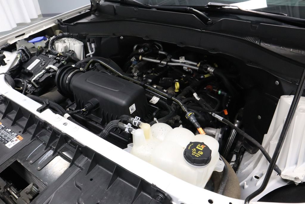 Certified 2022 Ford Explorer XLT w/ Equipment Group 202A image 13