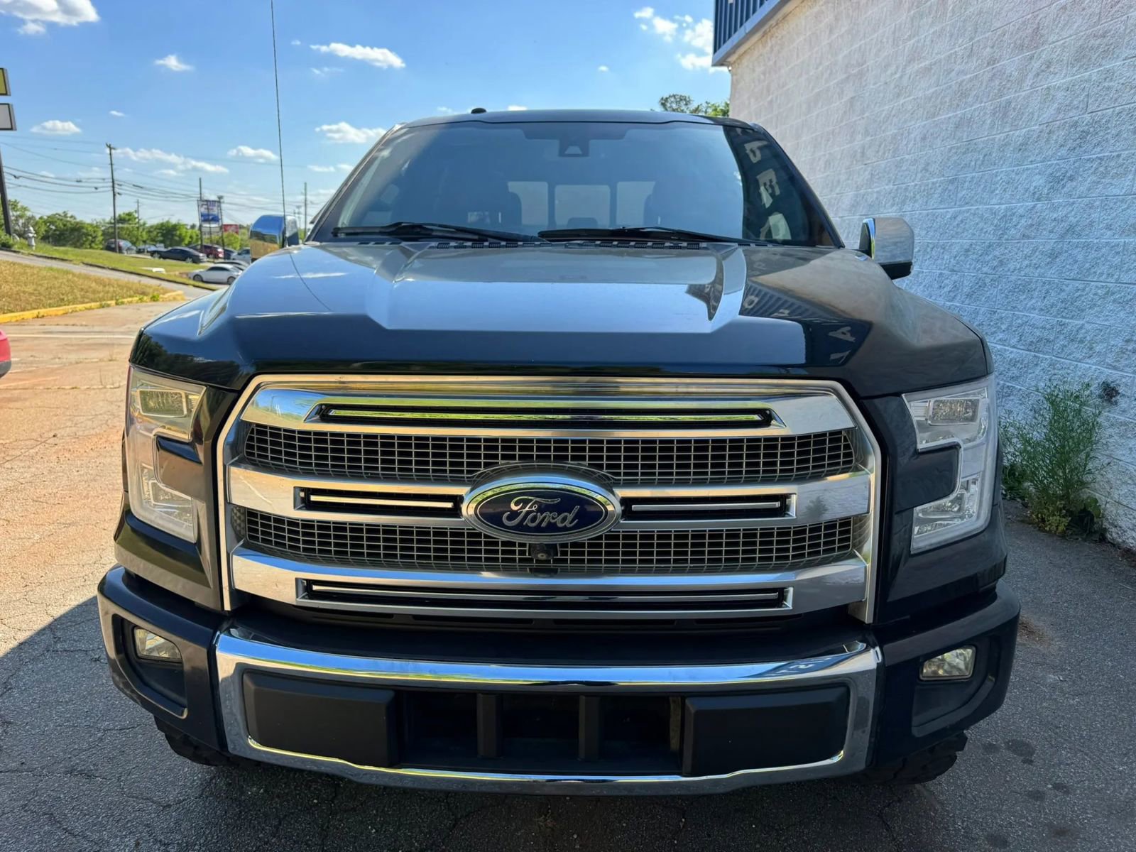 Used 2015 Ford F150 Platinum w/ Equipment Group 701A Luxury AWD/4WD image 9