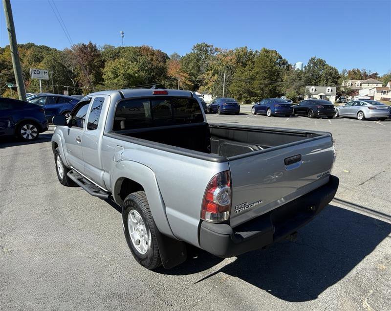 Used 2015 Toyota Tacoma 4x4 Access Cab V6 image 3
