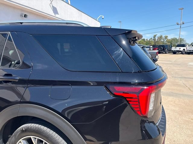 Used 2025 Ford Explorer Platinum w/ Ultimate Package AWD/4WD image 5