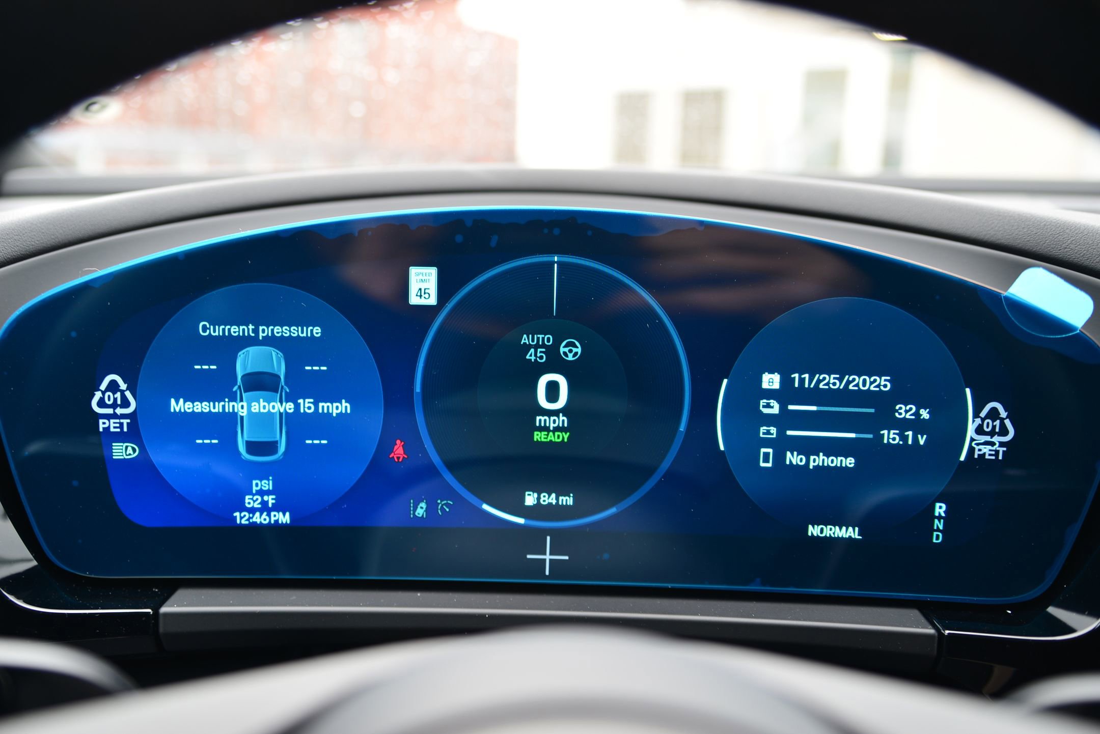 New 2025 Porsche Macan Electric RWD image 19