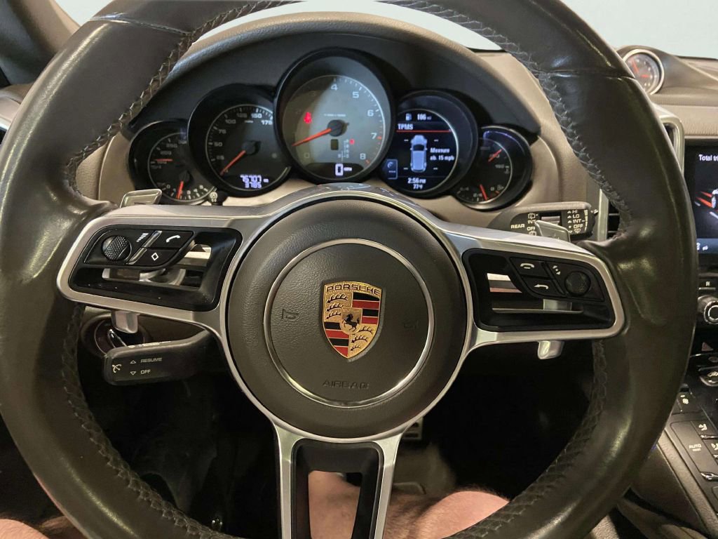 Used 2017 Porsche Cayenne S AWD/4WD image 41