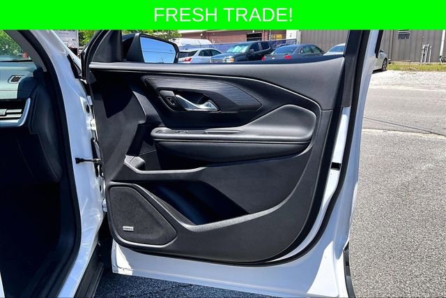 Used 2024 GMC Terrain SLT w/ Infotainment Package II FWD image 28