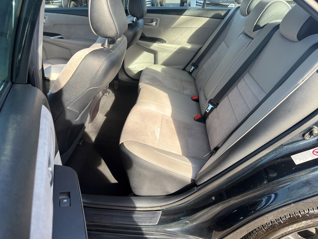 Used 2015 Toyota Camry XSE image 31