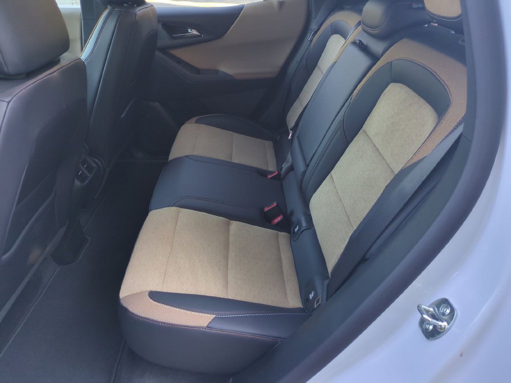 New 2027 Chevrolet Equinox ACTIV w/ Convenience Package III FWD image 29