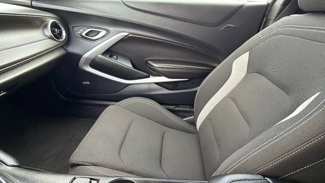 Used 2024 Chevrolet Camaro LT w/ Technology Package image 20