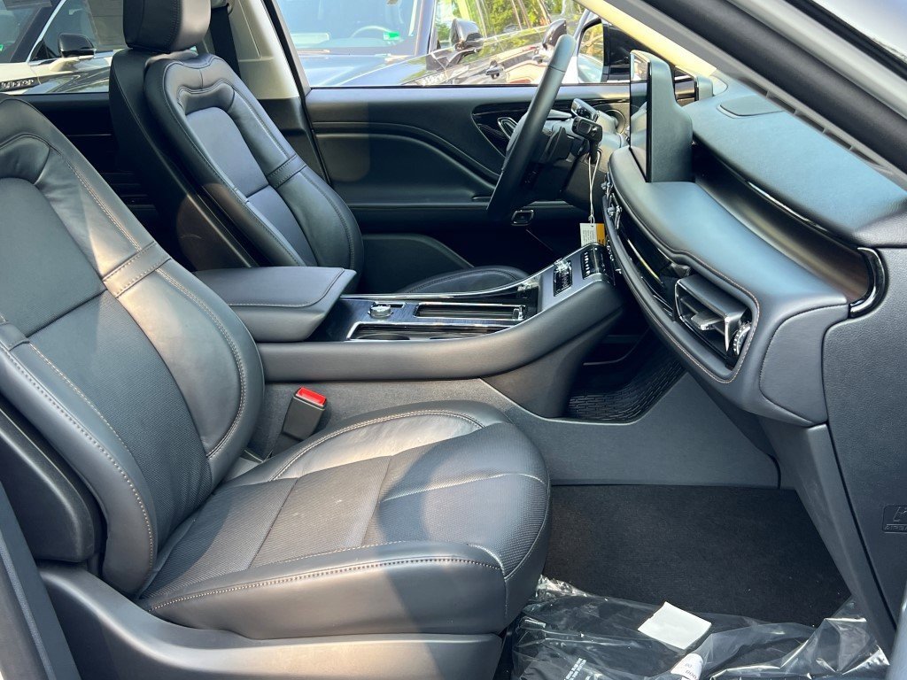 New 2025 Lincoln Aviator Reserve w/ Illumination Package image 8