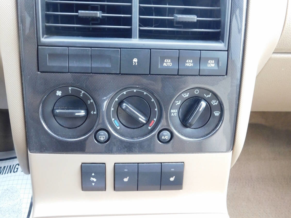 Used 2010 Ford Explorer XLT AWD/4WD image 14