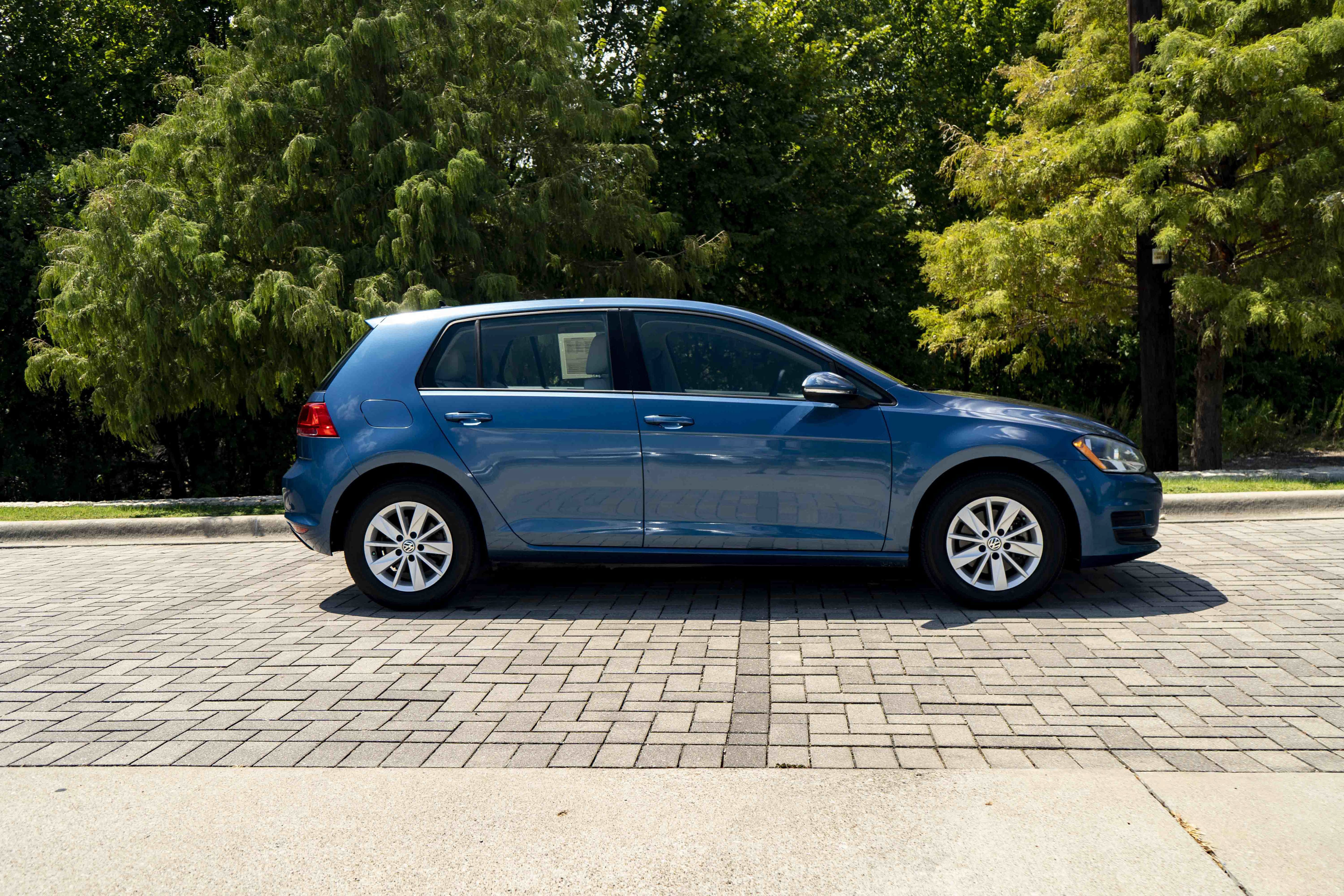 Used 2016 Volkswagen Golf S FWD image 9