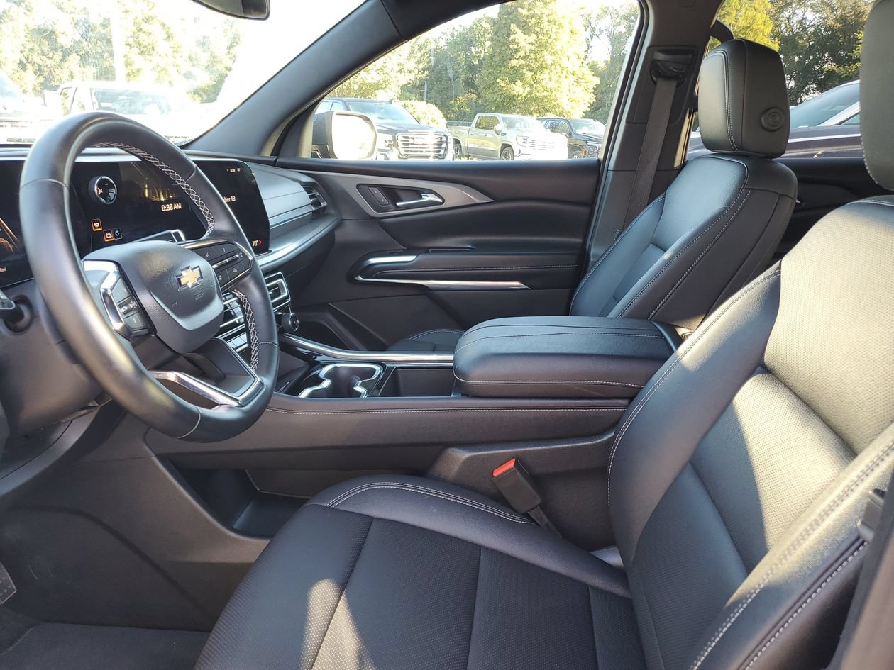 Used 2026 Chevrolet Traverse LT FWD image 17
