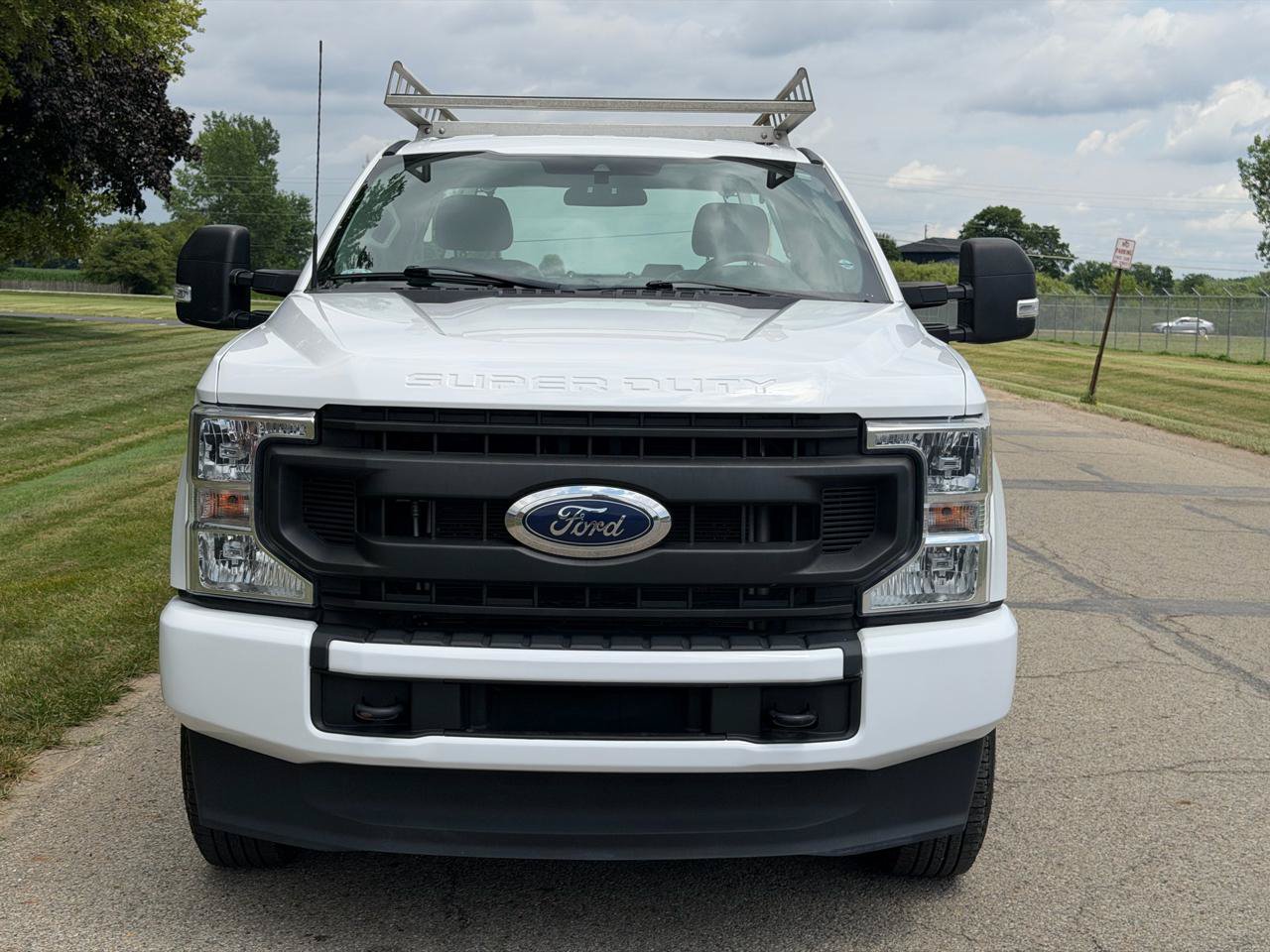 Used 2022 Ford F250 XL w/ Power Equipment Group AWD/4WD image 9