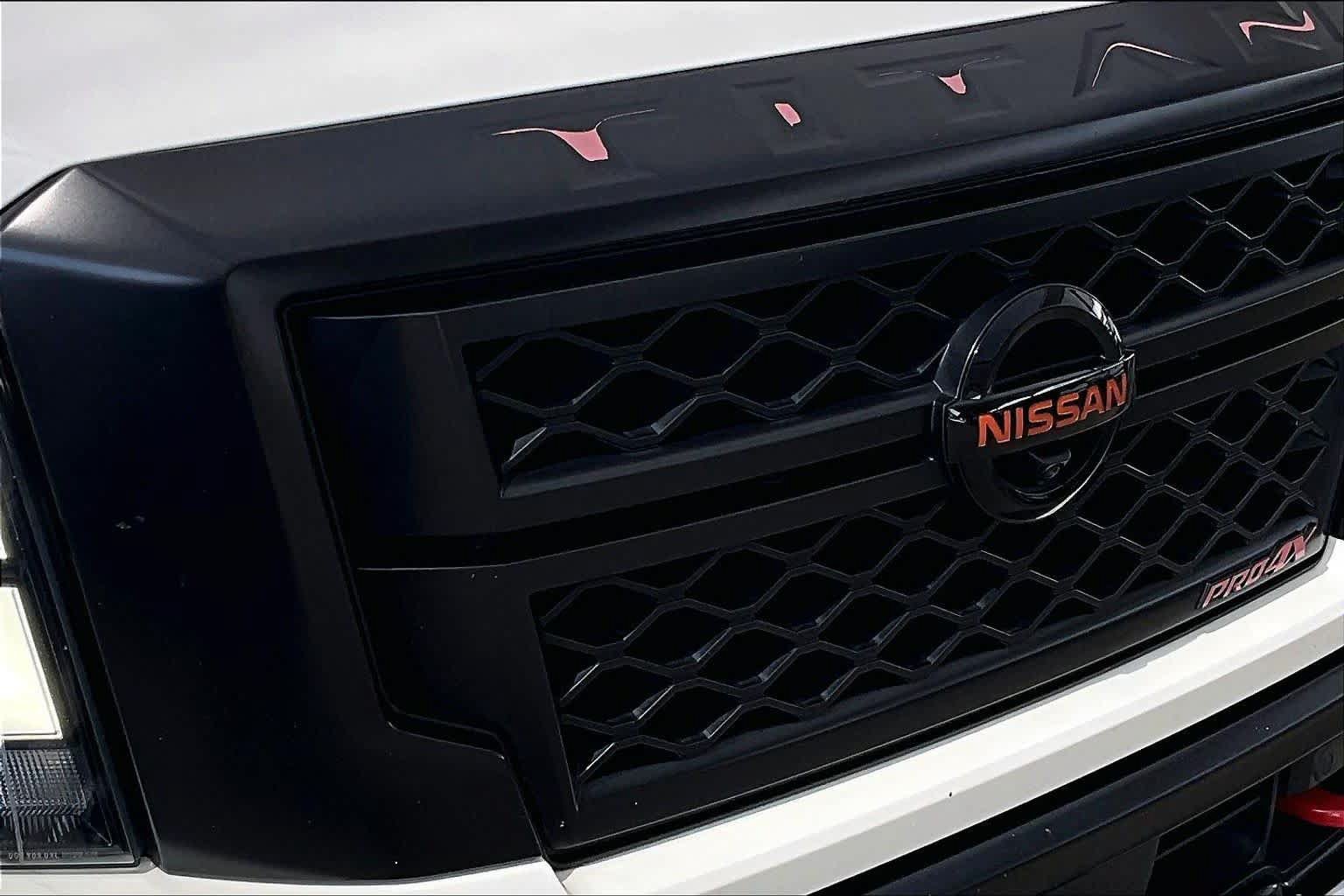 Used 2021 Nissan Titan PRO-4X w/ Pro-4x Convenience Package AWD/4WD image 29