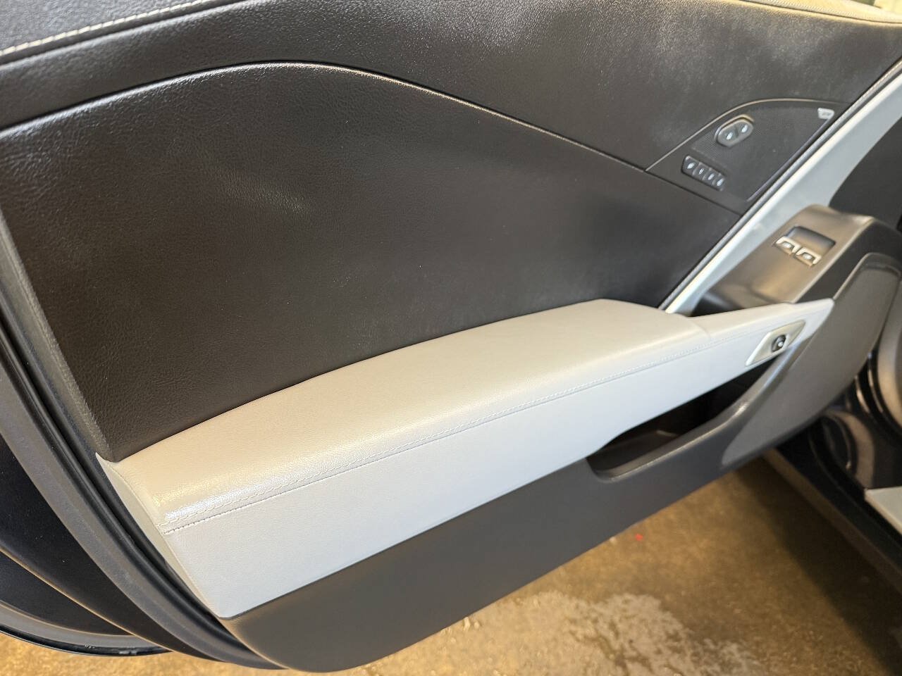 Used 2017 Chevrolet Corvette Stingray Coupe RWD image 28