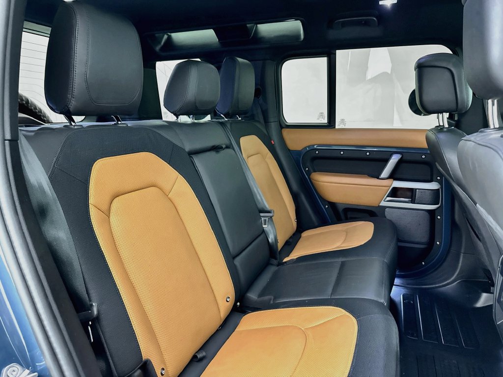 Certified 2024 Land Rover Defender 110 X-Dynamic SE AWD/4WD image 28
