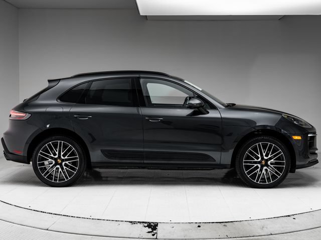 Certified 2026 Porsche Macan AWD/4WD image 35
