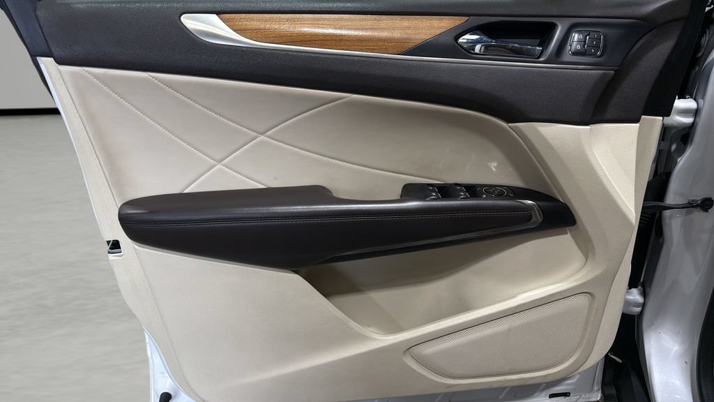 Used 2015 Lincoln MKC AWD w/ Equipment Group 102A Reserve image 18