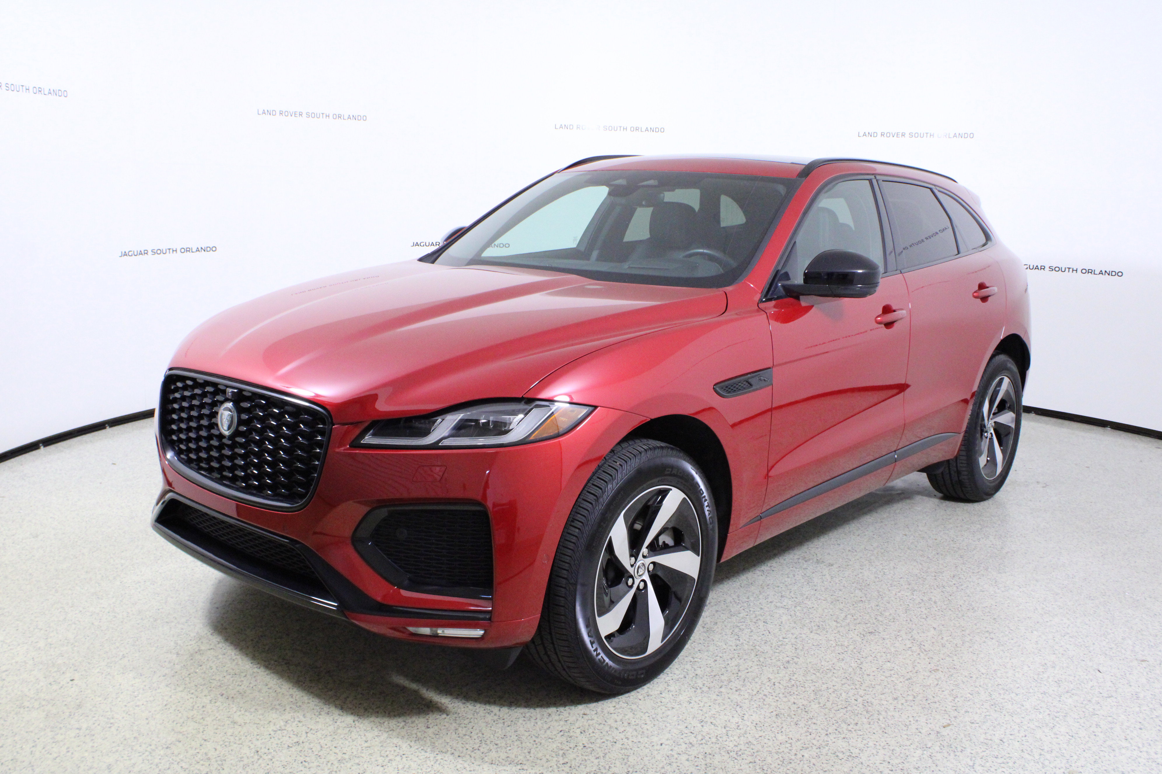 Certified 2026 Jaguar F-PACE R-Dynamic S image 4