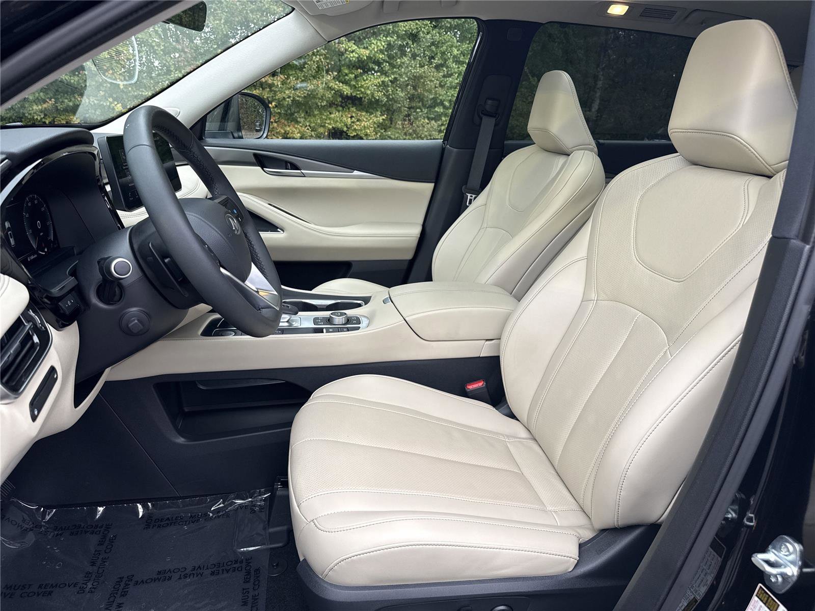 Certified 2025 INFINITI QX60 Luxe image 8