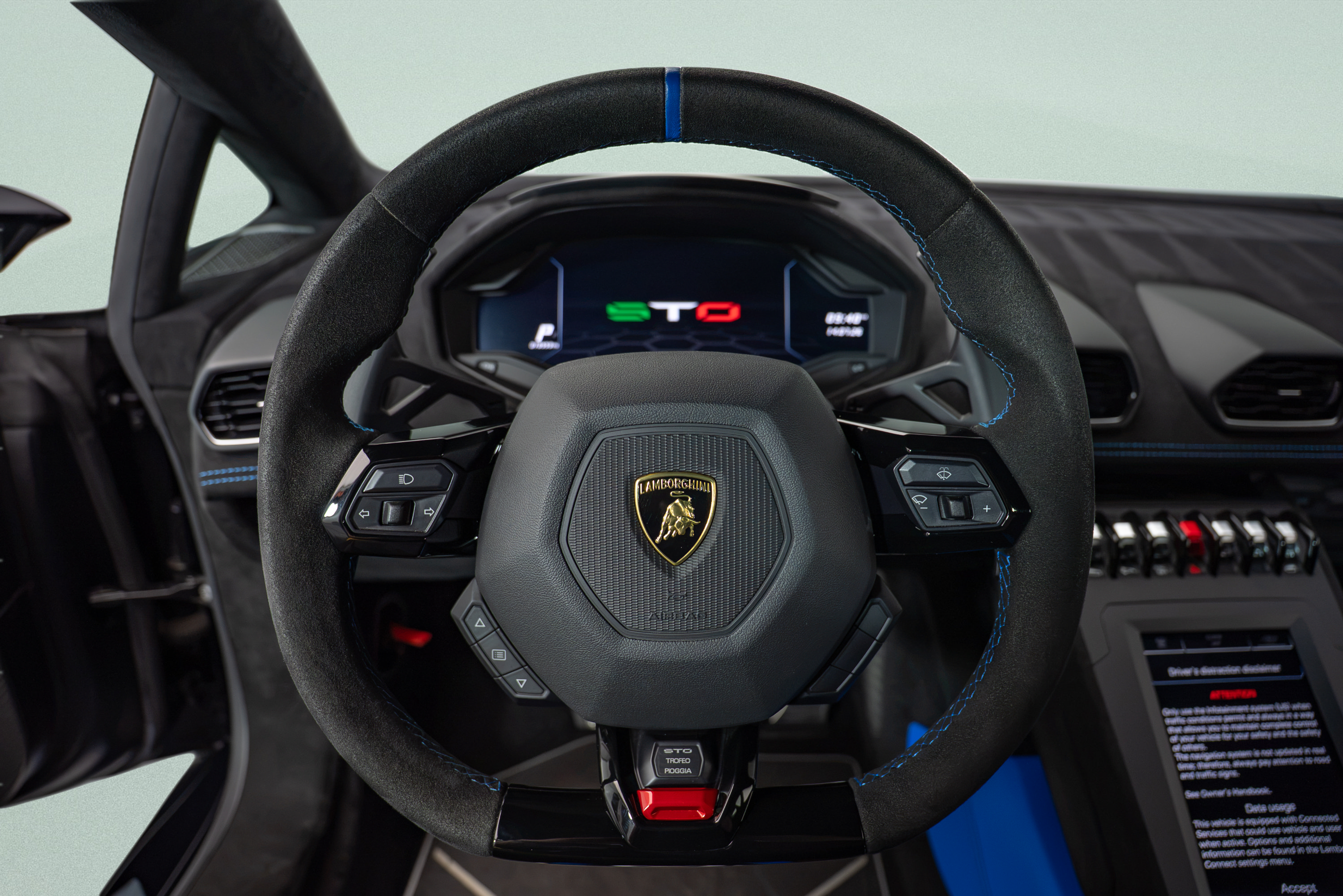 Used 2024 Lamborghini Huracan STO RWD image 11