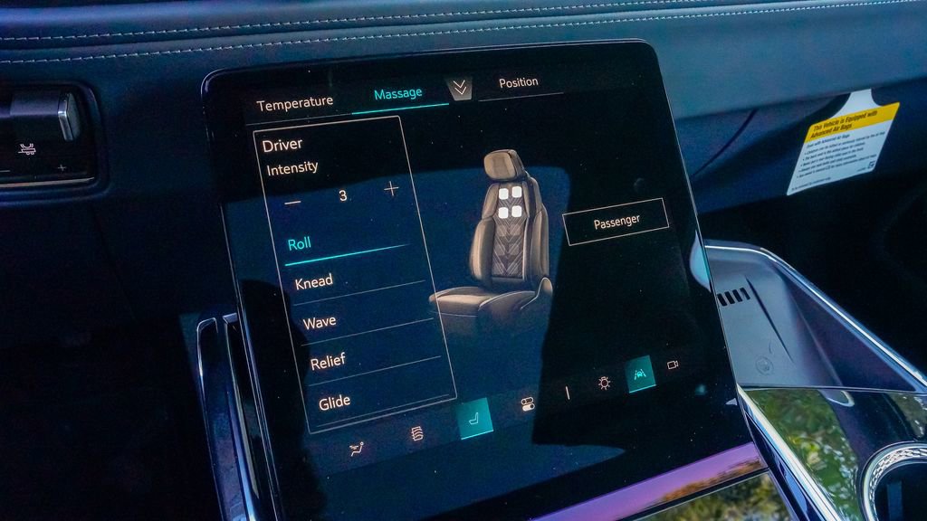 New 2025 Cadillac Escalade IQ Sport 2 w/ LPO, ONYX Package image 36