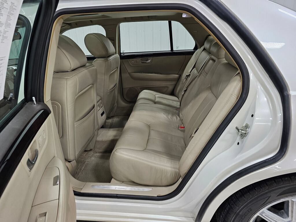 Used 2009 Cadillac DTS FWD image 12