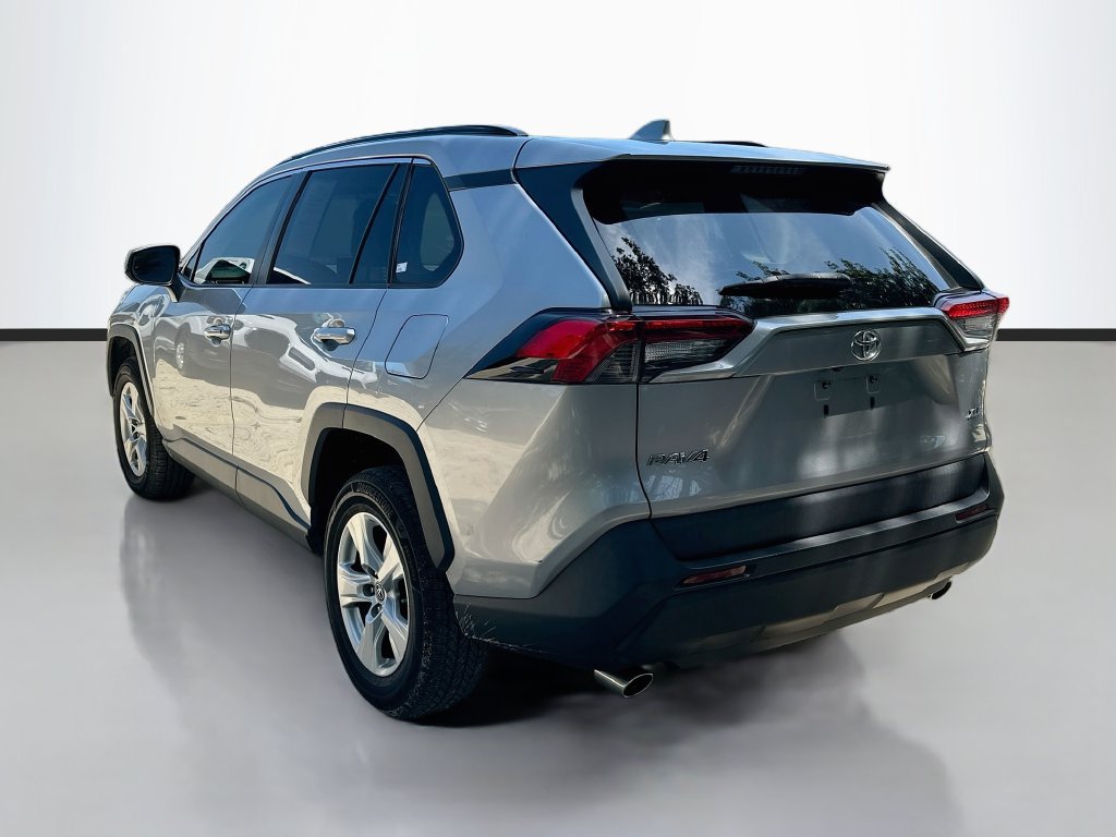 Used 2019 Toyota RAV4 XLE FWD image 7