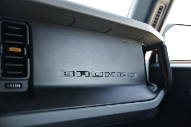 Used 2023 Ford Bronco Badlands image 42