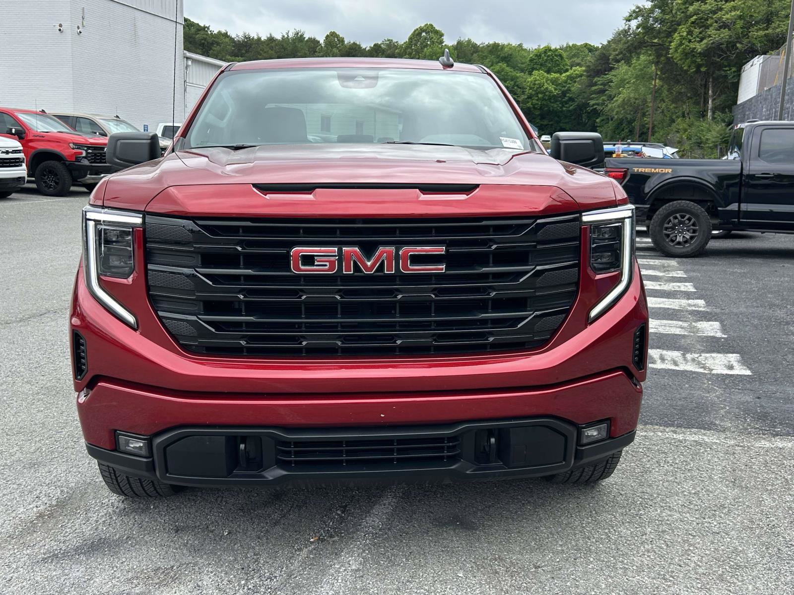Used 2024 GMC Sierra 1500 Elevation AWD/4WD image 8