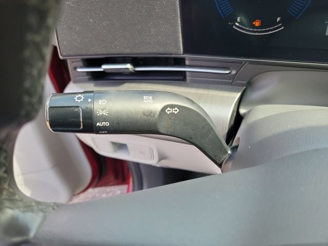 Used 2024 Hyundai Kona SEL AWD/4WD image 25