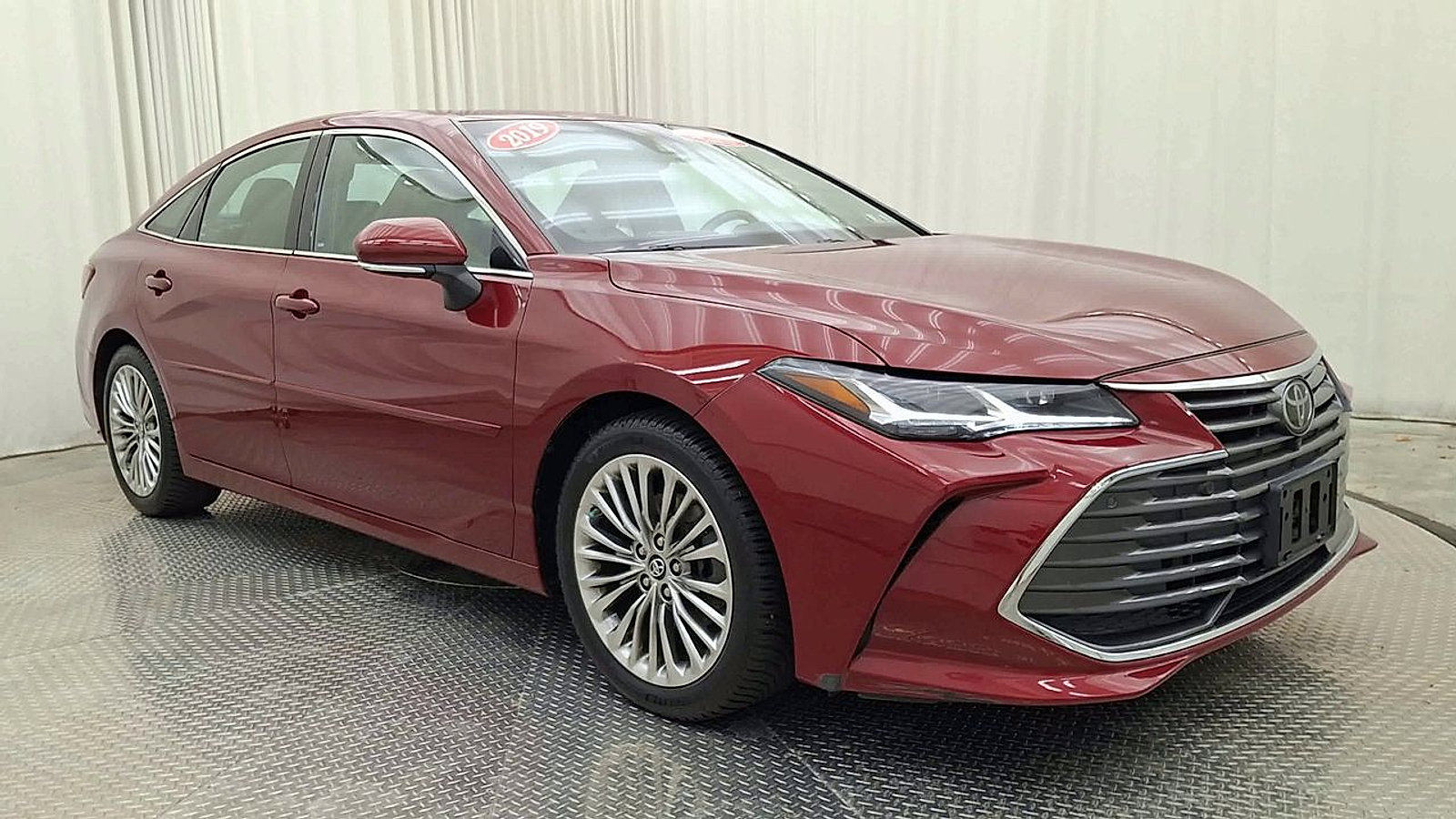 Certified 2019 Toyota Avalon Limited w/ Advanced Safety Package FWD image 9